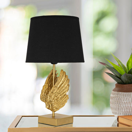 Lampa stołowa rzeźbiona z ciemnym abażurem i złotymi akcentami, idealna do elegan 3