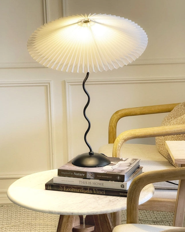 Lampa Stołowa Squiggle z Metalowym Wykończeniem – Nowoczesna Lampka do Salonów i Kreatywnych Wnętrz 5