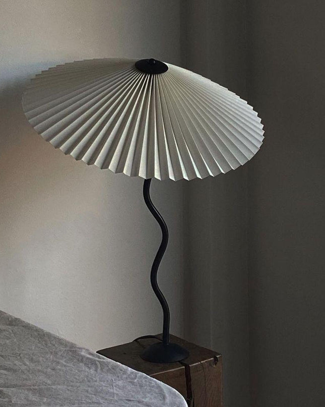 Lampa Stołowa Squiggle z Metalowym Wykończeniem – Nowoczesna Lampka do Salonów i Kreatywnych Wnętrz 8