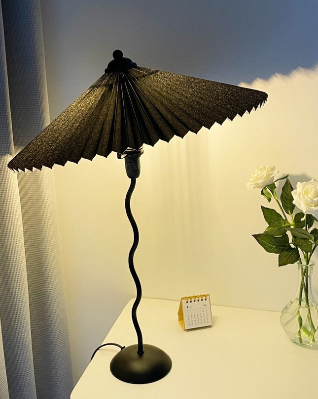 Lampa Stołowa Squiggle z Metalowym Wykończeniem – Nowoczesna Lampka do Salonów i Kreatywnych Wnętrz 9