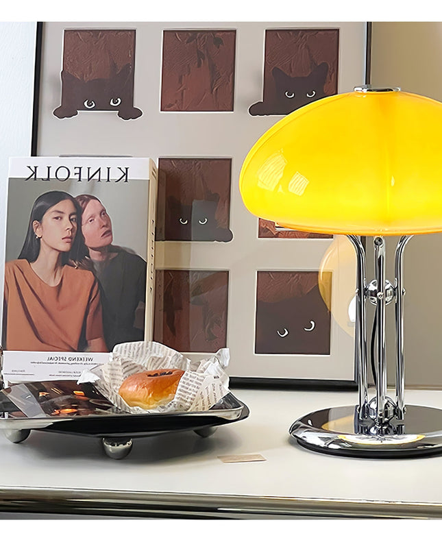 Lampa Stołowa Szklana Bauhaus z Bursztynowym Kloszem – Nowoczesne Lampy Stołowe do Salonów, Wysokość 55 cm 7