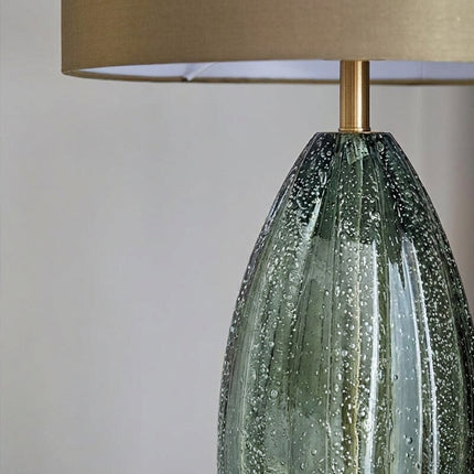 Lampa stołowa szklana z teksturowaną podstawą i miękkim abażurem w stylu skandynaw 2