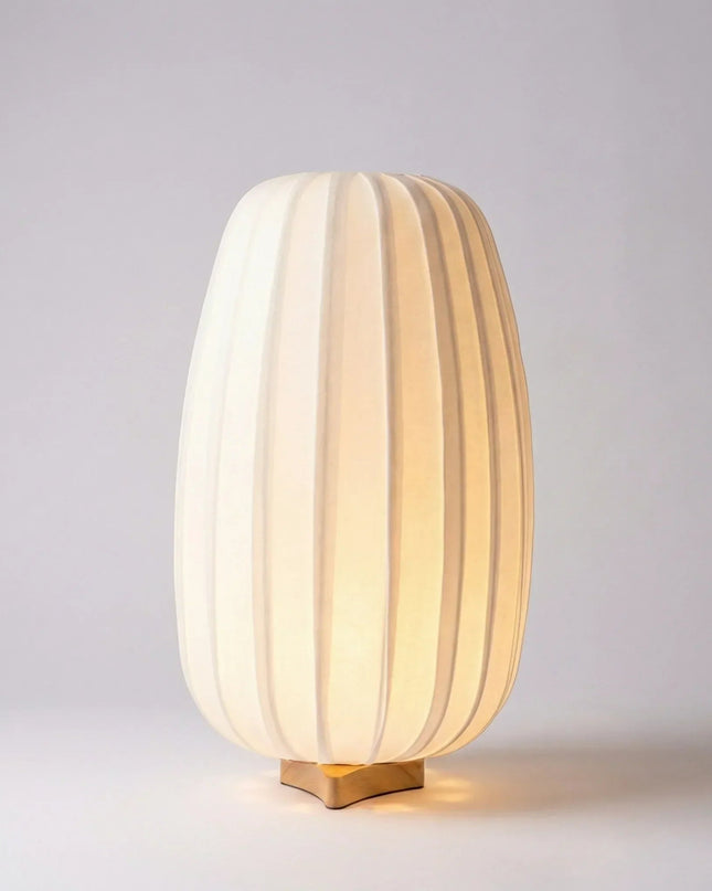 Lampa stołowa z tkaninowym abażurem i bambusową podstawą, minimalistyczny czarny design, idealna 6