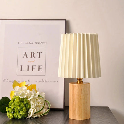 Lampa stołowa z plisowanym abażurem i portem USB, styl koreański, z drewnianą podstawą, ideal 6