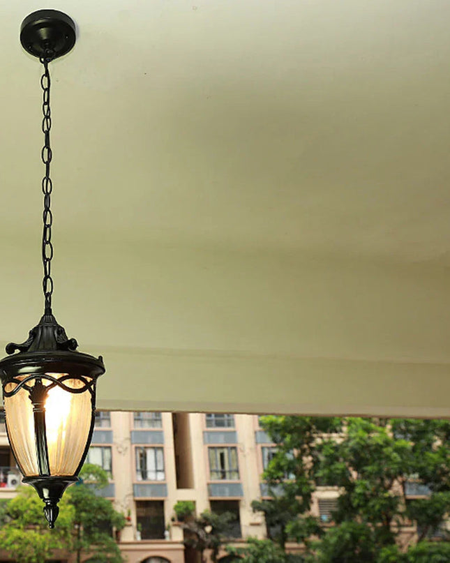 Lampa wisząca vintage z metalowym i szklanym wykończeniem, idealna do salonu i jadalni w retro styl 4