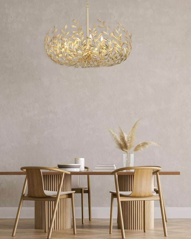 Lampa wisząca z motywem liści w kolorze antycznego złota, idealna jako dekoracyjne oświetlenie do 4