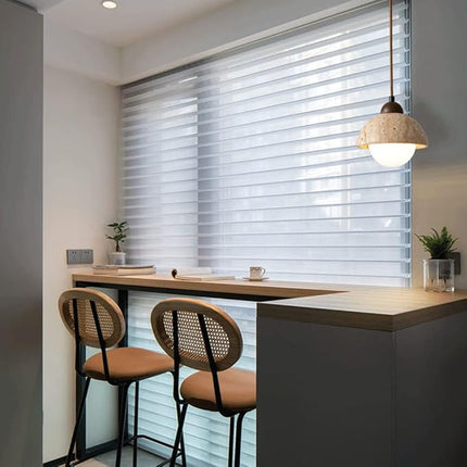 Lampa Wisząca z Naturalnego Marmuru i Drewna Orzechowego – Elegancka Dekoracja Wnętrz 1