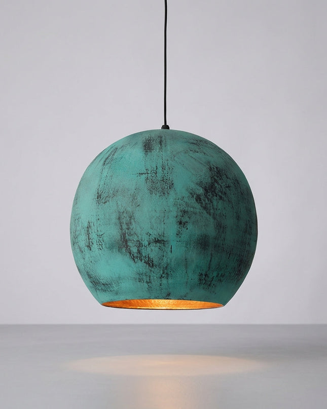 Lampa wisząca z oksydowaną patyną, ręcznie kuta w kolorze turkusowym, idealna do stylowego 2