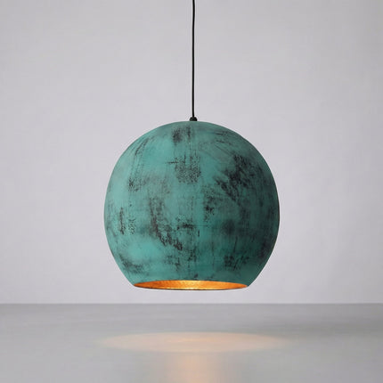 Lampa wisząca z oksydowaną patyną, ręcznie kuta w kolorze turkusowym, idealna do stylowego 5