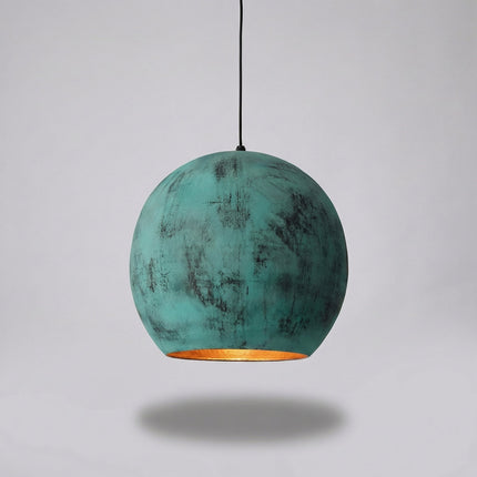 Lampa wisząca z oksydowaną patyną, ręcznie kuta w kolorze turkusowym, idealna do stylowego 6