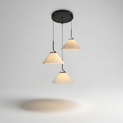 Lampa wisząca z plisowanym kloszem w kremowej tkaninie, idealna do salonu, oferująca ciep 6