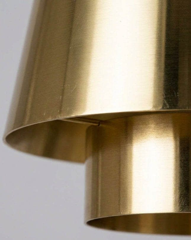 Lampa wisząca z regulowanym kablem, metalowa konstrukcja, ciepłe światło, idealna do salonu nad 3