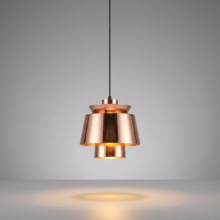 Lampa wisząca z regulowanym kablem, metalowa konstrukcja, ciepłe światło, idealna do salonu nad 5