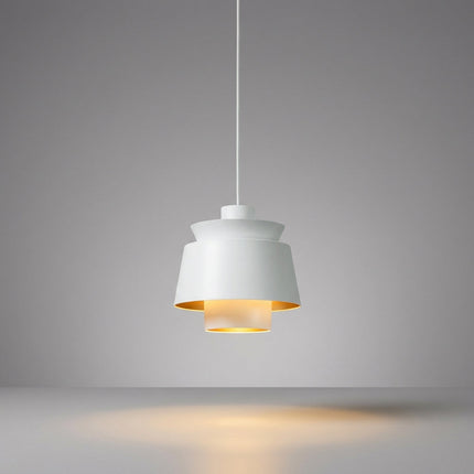 Lampa wisząca z regulowanym kablem, metalowa konstrukcja, ciepłe światło, idealna do salonu nad 6