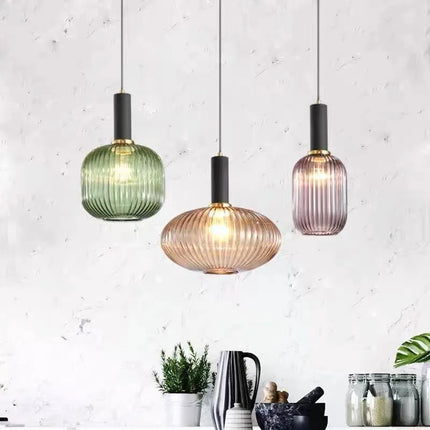 Lampa wisząca z żebrowanego szkła E27 w eleganckim cylindrycznym kształcie, idealna 7