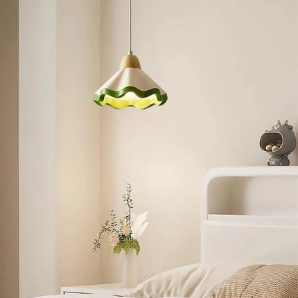 Lampa wisząca z żywicy i drewna o nowoczesnym designie, regulowana wysokość, idealna do oświetlen 3