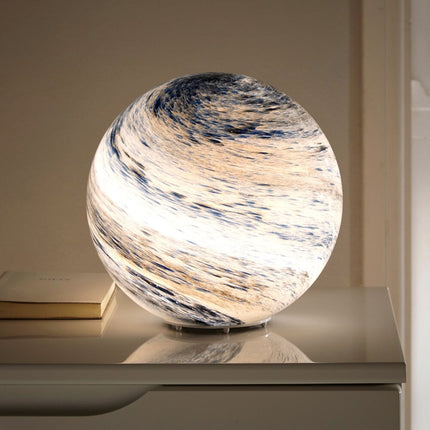 Lampa stołowa LED z wyjątkowym wzorem spiralnym i delikatnym blaskiem – elegancki design przypominający szkło, idealny na stolik nocny lub biurko 0