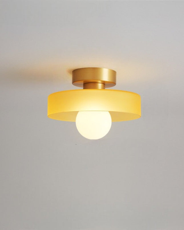 Lampa sufitowa Bauhaus z kulistym światłem – minimalistyczny design ze szkła i mosiądzu do nowoczesnych sypialni 8