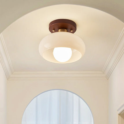 Lampa sufitowa z ciepłym blaskiem i drewnianym akcentem – klosz z opalowego szkła w stylu Bauhaus do sypialni i salonu 2
