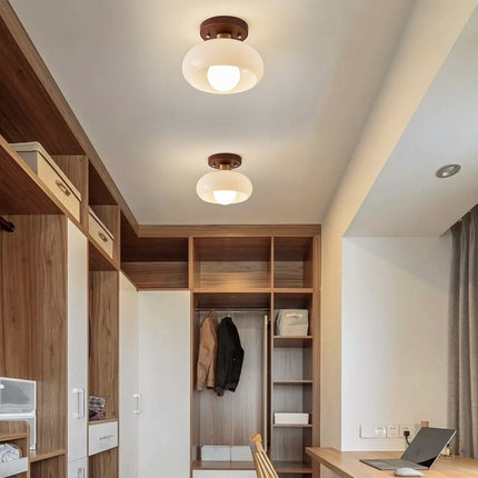 Lampa sufitowa z ciepłym blaskiem i drewnianym akcentem – klosz z opalowego szkła w stylu Bauhaus do sypialni i salonu 3