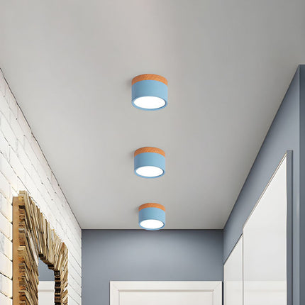 Lampa sufitowa z wbudowanym oświetleniem LED i drewnianym akcentem – nowoczesne oświetlenie w stylu skandynawskim do wystroju domu 1