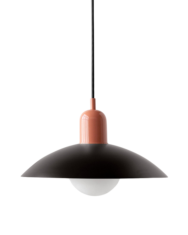 Lampa wisząca z zakrzywionym metalowym kloszem do oświetlenia kuchennego – minimalistyczna oprawa do wnętrz 12