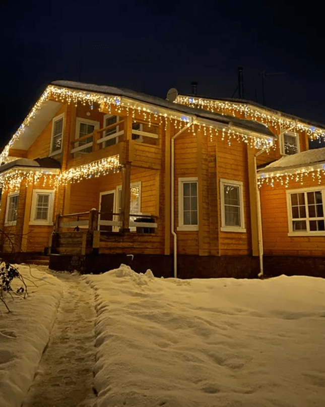 Lampki Zewnętrzne LED w Kształcie Sopli z Efektem Migotania – Ciepłe Białe, 4m, Wodoodporne IP44 1