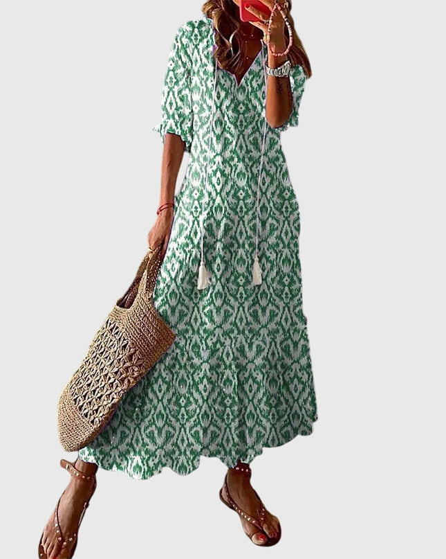 Letnia sukienka w stylu boho vintage z efektownym dekoltem w serek – lekki i przewiewny fason na co dzień i w eleganckim wydaniu 1