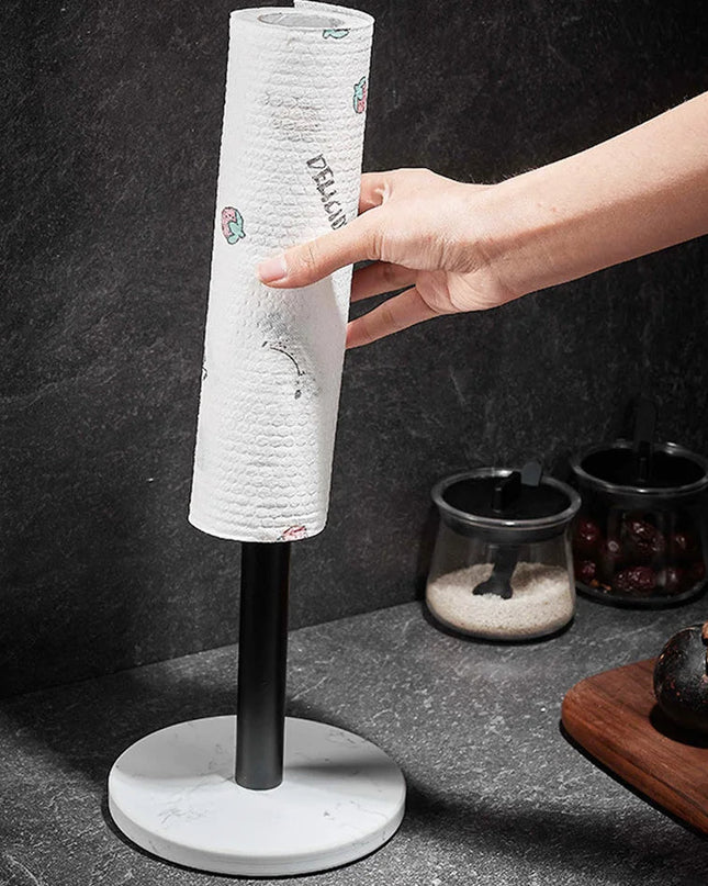 Marmurowo-złoty uchwyt na ręczniki kuchenne – stylowy design na duże i standardowe rolki 2