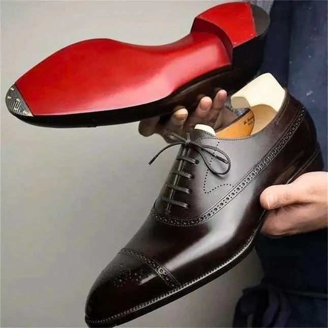 Męskie buty typu oksford z cholewką ze skóry naturalnej i klasycznym noskiem typu cap-toe – czarne buty wizytowe typu brogs 0
