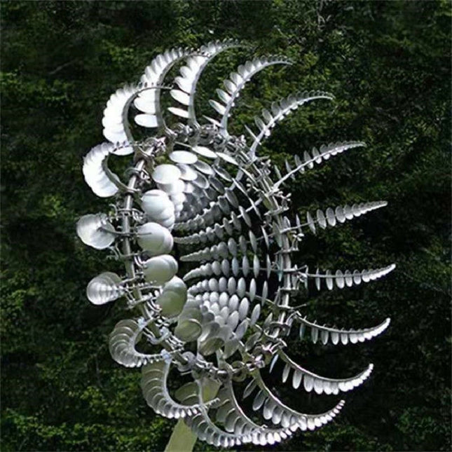 Wielokolorowy metalowy wiatrak ogrodowy kinetyczny o wymiarach 99cm x 31.5cm z 0