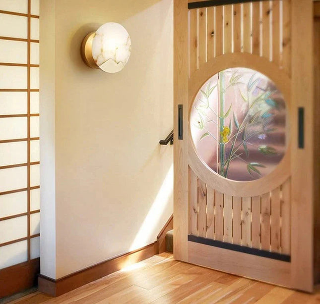 Minimalistyczna Lampa Ścienna z Marmurowym Abażurem i Mosiężnymi Elementami – Kinkiet E14 do Sypialni i Salonu 6