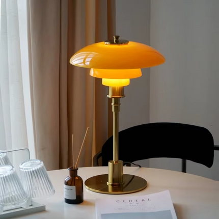 Minimalistyczna lampa stołowa z ciepłym światłem LED i szklanym kloszem do postawienia przy łóżku lub biurku – nowoczesna metalowa podstawa 2