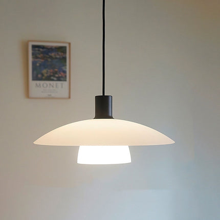 Minimalistyczna lampa wisząca ze szkła w kolorze białym – Elegancki design 1
