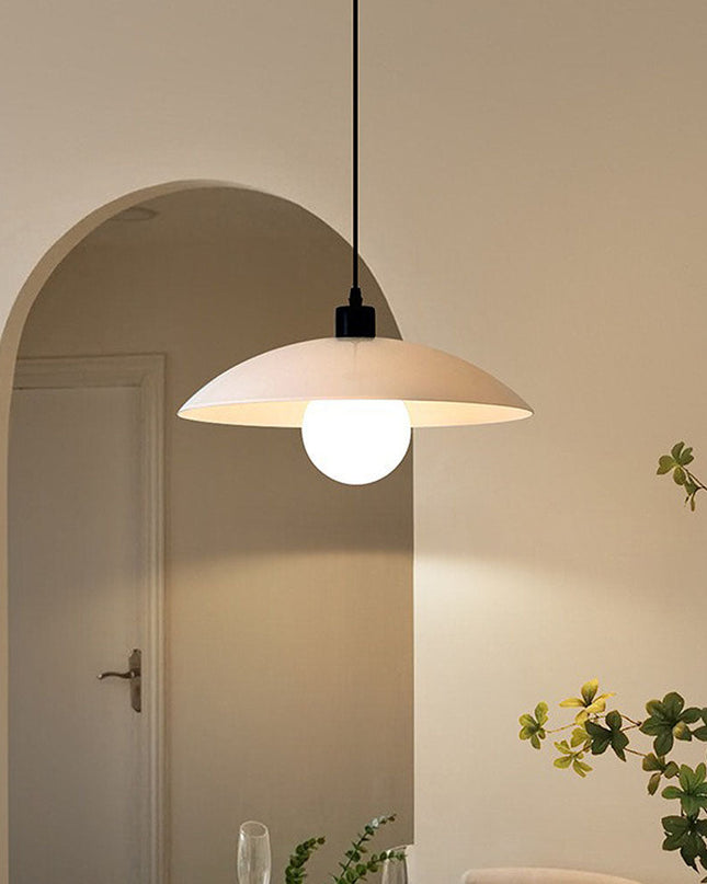 Minimalistyczna lampa wisząca ze szkła w kolorze białym – Elegancki design 2