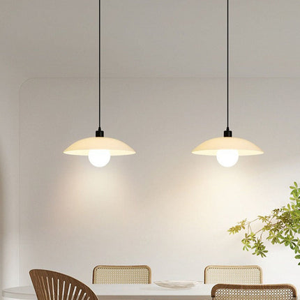 Minimalistyczna lampa wisząca ze szkła w kolorze białym – Elegancki design 4