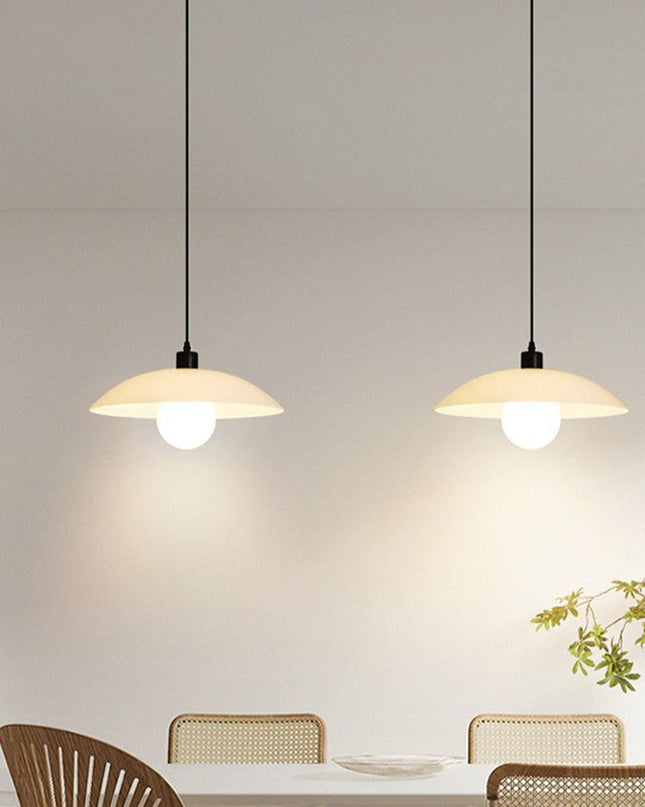 Minimalistyczna lampa wisząca ze szkła w kolorze białym – Elegancki design 4