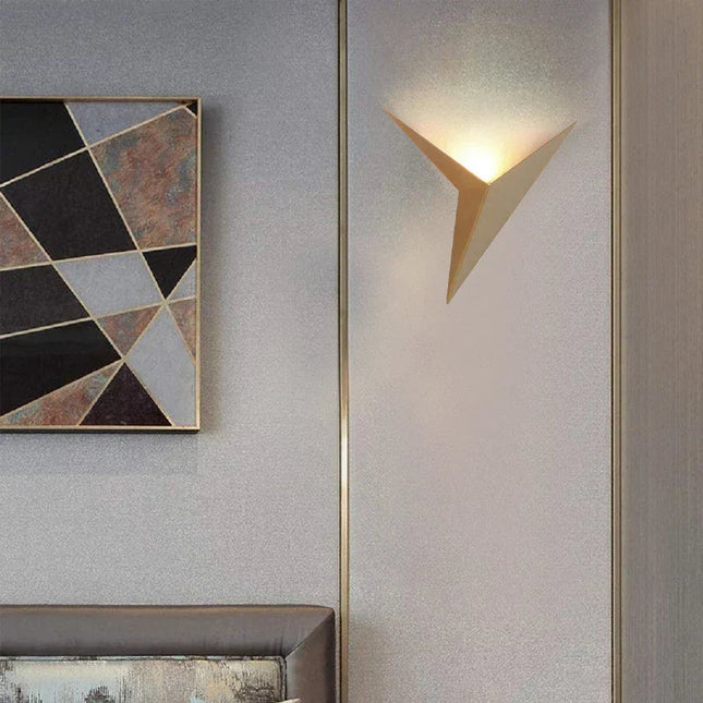 Minimalistyczny kinkiet ścienny LED w czarnym kolorze, idealny do eleganckiego oświetlenia salon 3