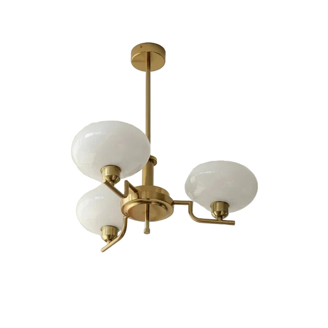 Lampa wisząca z mlecznymi kloszami — nowoczesna elegancja do salonu