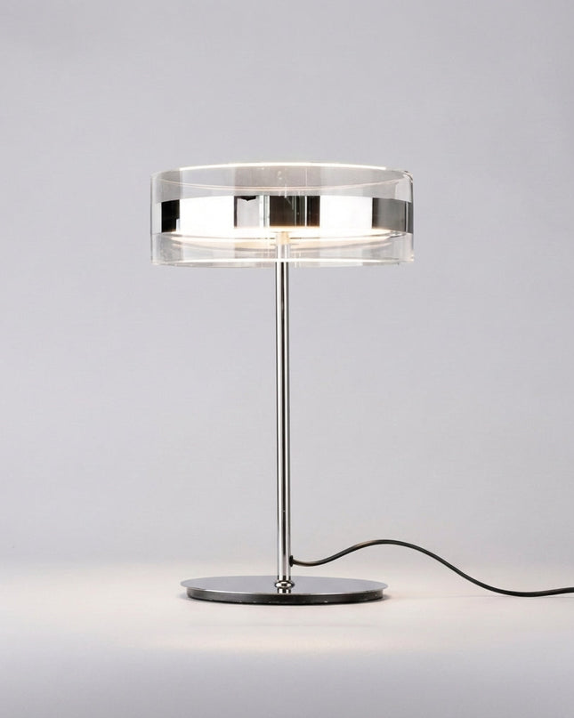 Nowoczesna cylindryczna lampa stołowa z rzeźbionym kloszem, idealna do eleganckich salon 2