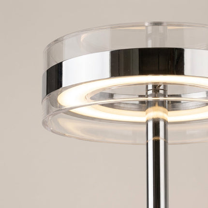 Nowoczesna cylindryczna lampa stołowa z rzeźbionym kloszem, idealna do eleganckich salon 3