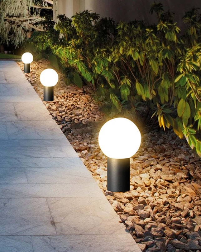 Nowoczesna Lampa Ogrodowa Stojąca LED z Metalowym Wykończeniem – Sferyczna Lampa Kula Ogrodowa do Oświetlenia Ścieżek i Tarasów 1