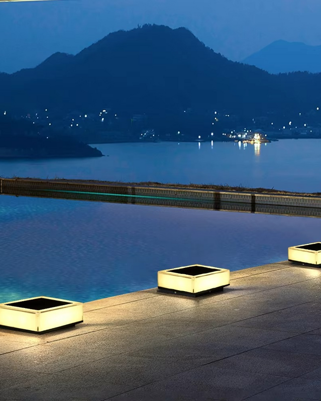 Nowoczesna Lampa Solarno-LED do Ogrodu, Wodoodporna, Ekologiczna, Stojąca, Energooszczędna, IP65, 2,4 W 2