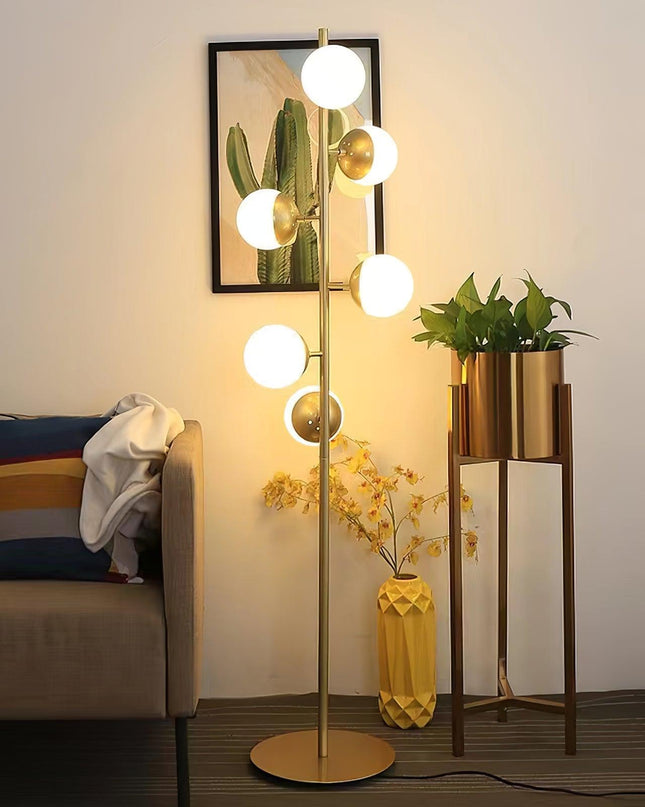 Nowoczesna Lampa Stojąca LED z Białymi Kulami na Złotym Stojaku do Salonu – Stabilna, Elegancka, Wysoka jakość 2