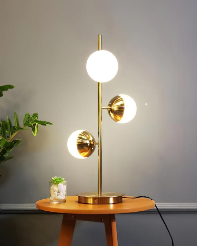Nowoczesna Lampa Stojąca LED z Białymi Kulami na Złotym Stojaku do Salonu – Stabilna, Elegancka, Wysoka jakość 5
