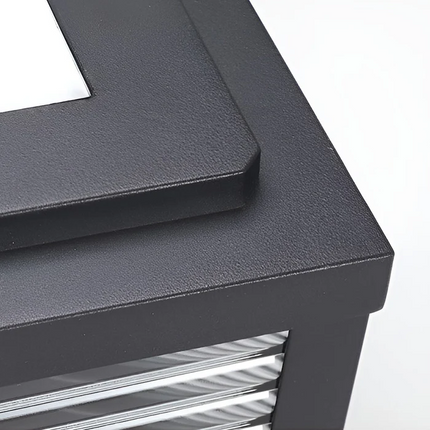 Nowoczesna Latarnia Ogrodowa LED z Żebrowaną Szkłem – Czarna, Przewodowa lub Solarna, Różne Rozmiary 7