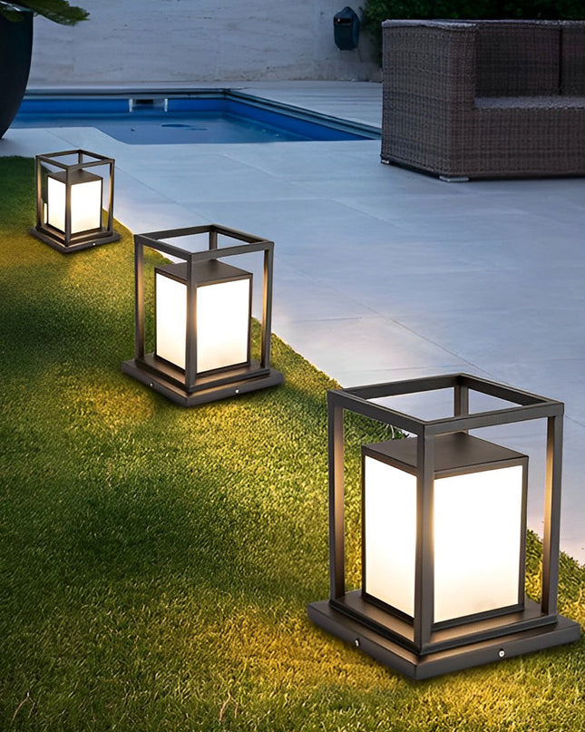 Nowoczesna Wodoodporna Lampa Ogrodowa LED Stojąca z Stali Nierdzewnej – Czarna, IP65, Zasilanie Słoneczne 0