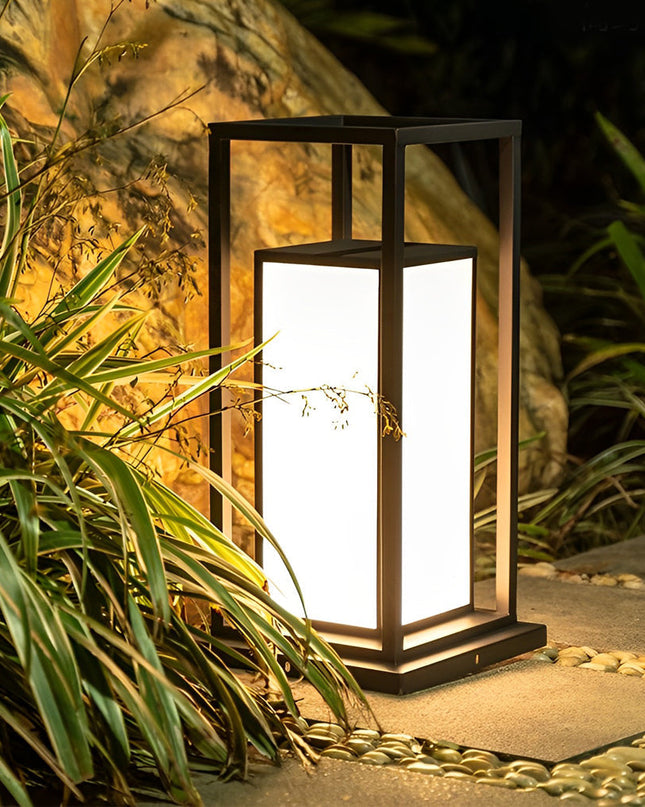 Nowoczesna Wodoodporna Lampa Ogrodowa LED Stojąca z Stali Nierdzewnej – Czarna, IP65, Zasilanie Słoneczne 1