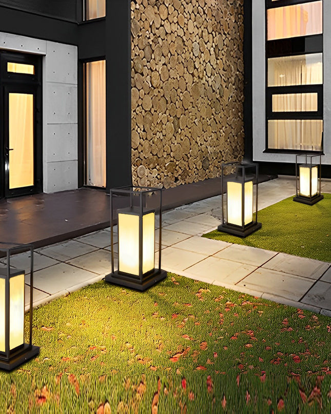 Nowoczesna Wodoodporna Lampa Ogrodowa LED na Energii Słonecznej – Czarna Stojąca Latarnia IP65 4