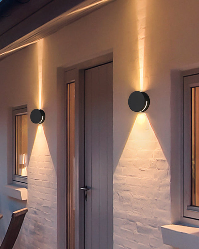 Nowoczesna Wodoodporna Lampa Zewnętrzna Nad Drzwi z Okrągłym Szkłem IP65 – Elegancka Lampa do Oświetlenia Domu i Tarasu 0